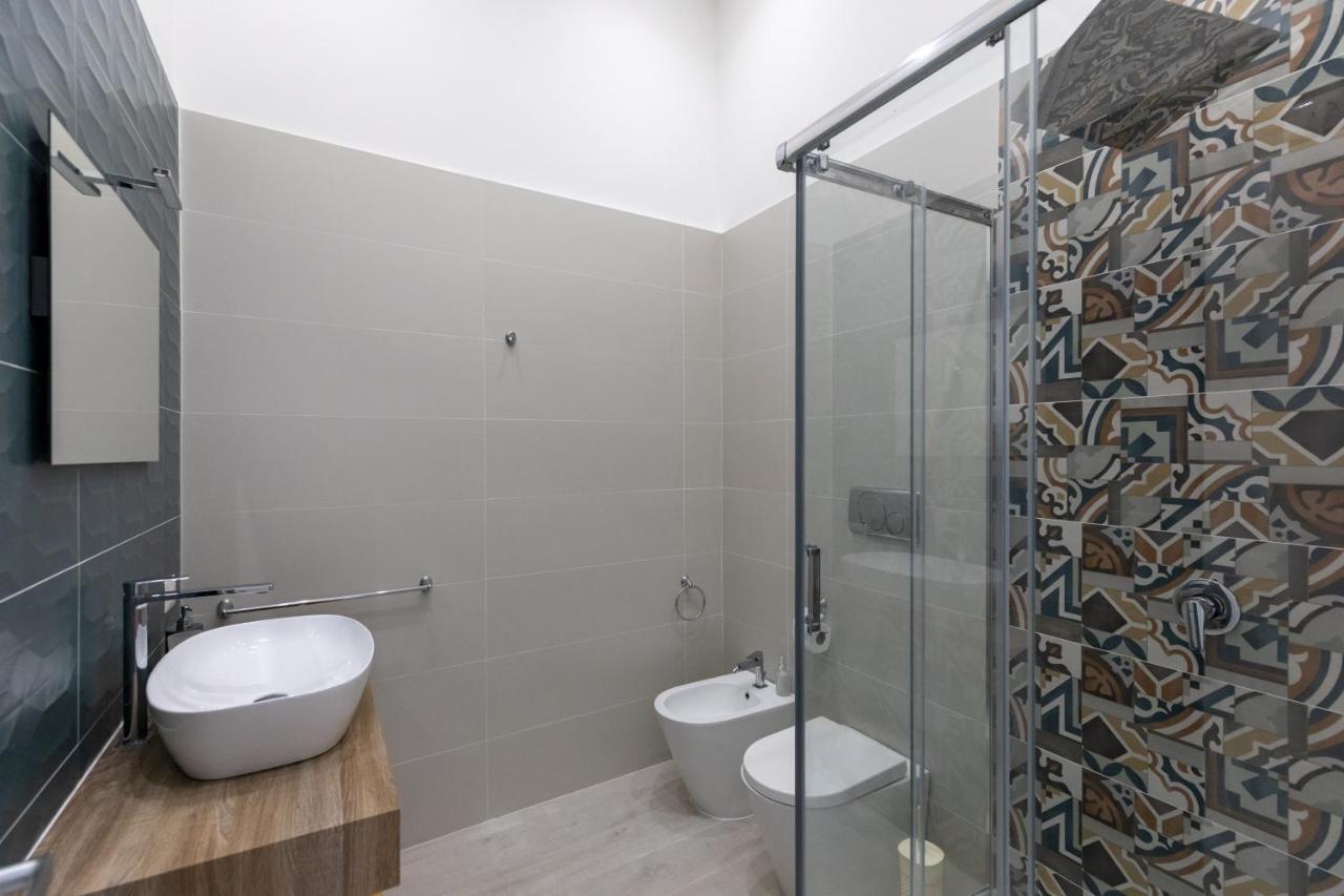 נאפולי My Brilliant Home With Jacuzzi 2 Steps From St Toledo מראה חיצוני תמונה