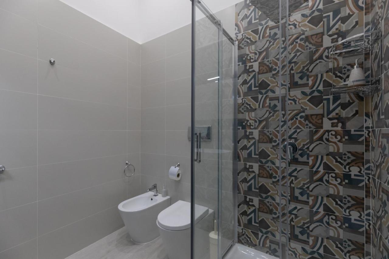 נאפולי My Brilliant Home With Jacuzzi 2 Steps From St Toledo מראה חיצוני תמונה